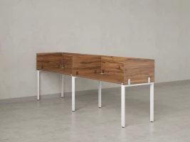 Бенч-система в 1 ряд, 2 рабочих места 5 ЛДСП экранов 2700x800x750 RM167-2-27x8 Дуб Юстус/Белый