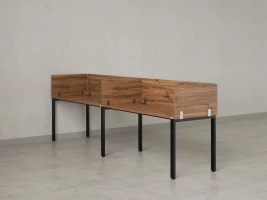 Бенч-система в 1 ряд, 2 рабочих места 5 ЛДСП экранов 3200x800x750 RM167-2-32x8 Дуб Юстус/Черный